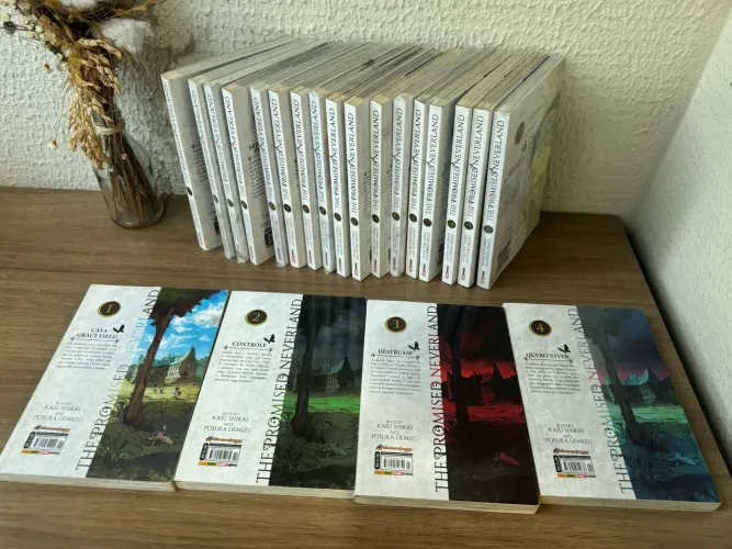 Coleção de mangas - The Promised Neverland"