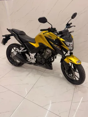CB 300f Twister 2024 EXTRA 