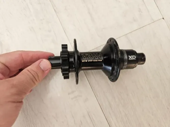 CUBO TRASEIRO VZAN V17 MTB V17 28 FUROS
