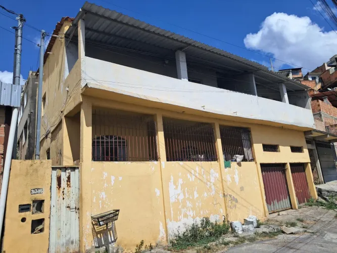 Lote com 6 apartamento 