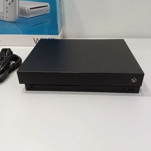 Vendo Xbox One X 1Tb Semi Novo