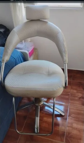 VENDA DE CADEIRA GIRATÓRIA DE SALÃO DE CABELEIREIRO 