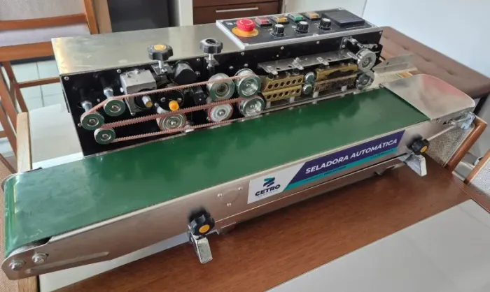Seladora Automática Contínua Horizontal com Datador CASM 1000 H