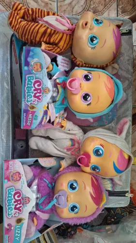 Brinquedos e Boneca Cry Baby, Chora de verdade