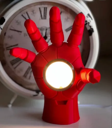 Mao luminária Homem de Ferro