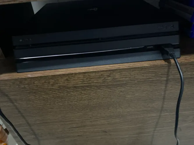 Vendo PS4 PRO 1TB 4K