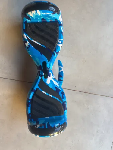 Vendo hoverboard azul usado (sem carregador)