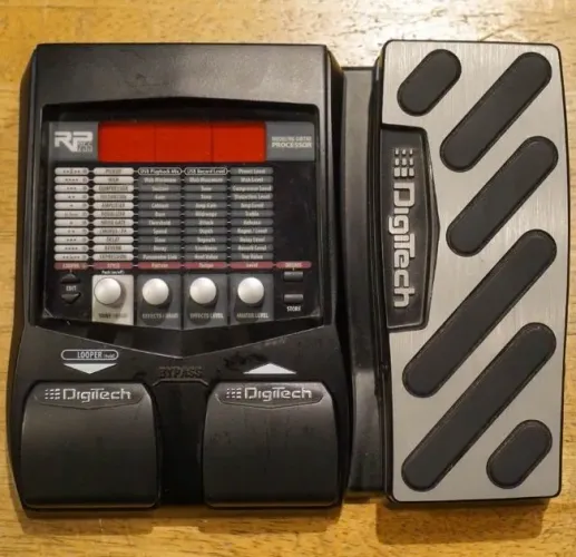 Pedaleira Digitch RP255