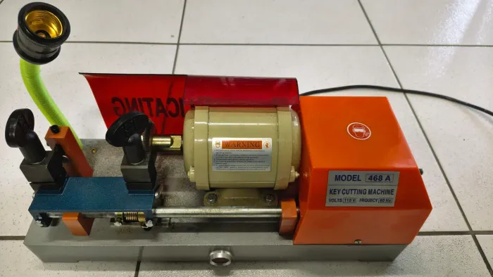 Máquina de Cópia de chave +kit chaves