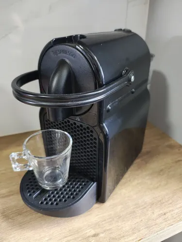 Cafeteira Nespresso Preta 110V*