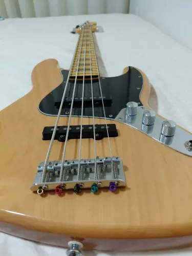 Baixo Fender squier 5 cordas linha modfil