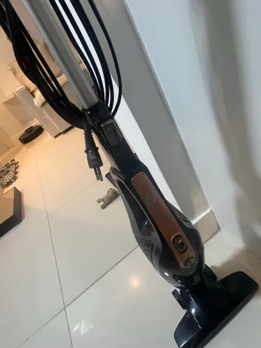 Aspirador Vertical Oster OASP601 220V - 600W (Praticidade 2 em 1)