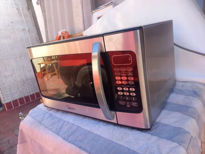 Micro-ondas Midea inox