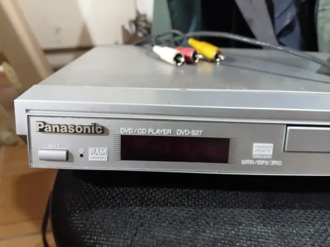 DBD/CD Player Panasonic (c.remoto, cabos) para conserto ou peças