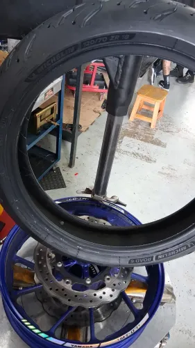 Pneu MICHELIN ROAD 6 120/70 ZR18