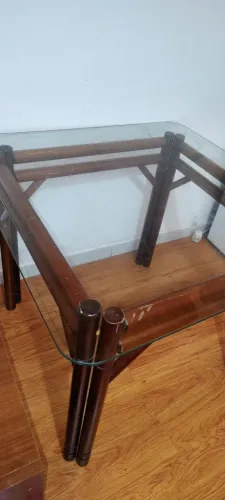 Mesa de jantar quadrada