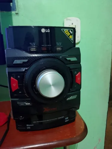 Som LG 220w bluetooth 