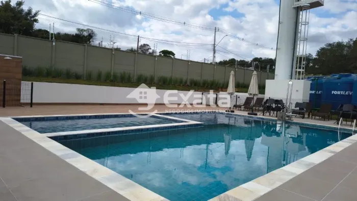 Casa em Condomínio para Locação com 2 Quartos, Piscina e Excelente Localização!