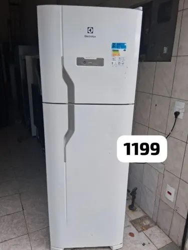 Geladeira Electrolux Frost Free 2 portas 110 vts impecável