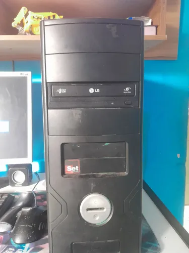 Pc gabinete funcionando perfeitamente,com alguns detalhes