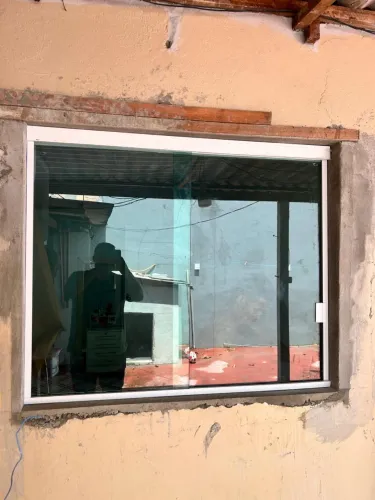 JANELA DE VIDRO 1x1 $500,00