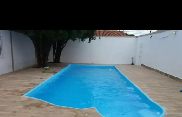 Piscina de fibra 9,15 c 3,80 com hidromassagem