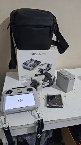 Vendo dji mini 4 pro combo fly more