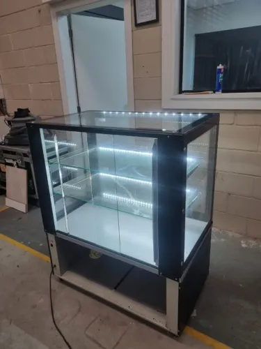 VITRINE EXPOSITORA C/ ILUMINAÇÃO