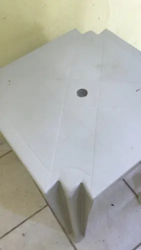 Mesa e cadeira
