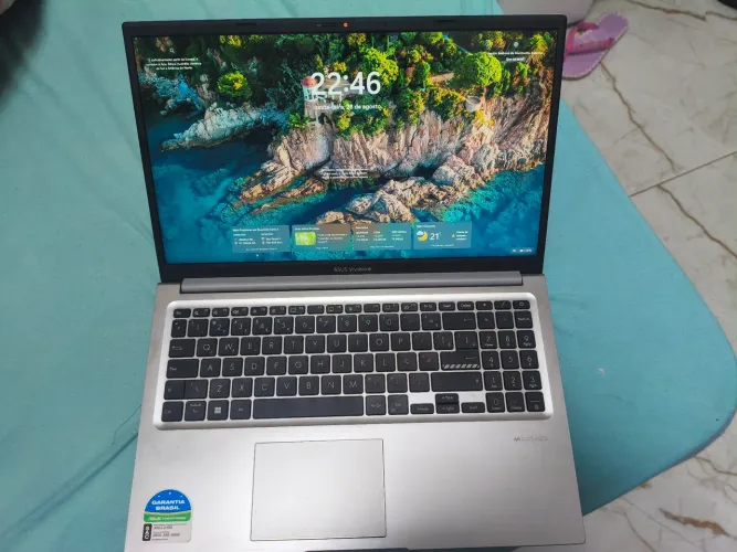 Notebook ASUS Vivobook 15 AMD Ryzen 7, 16 GB, 512 GB SSD, W11 Home, 15.6'' FHD