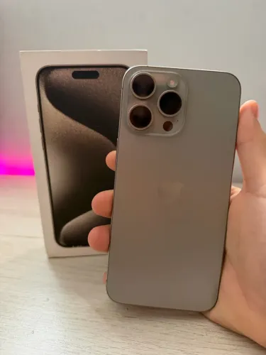 iPhone 15 Pro Max 256GB Sem Detalhes