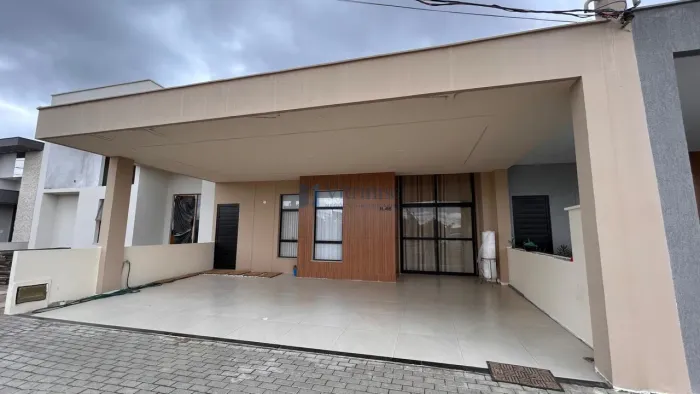 Casa de Condomínio em Registro - Feira de Santana