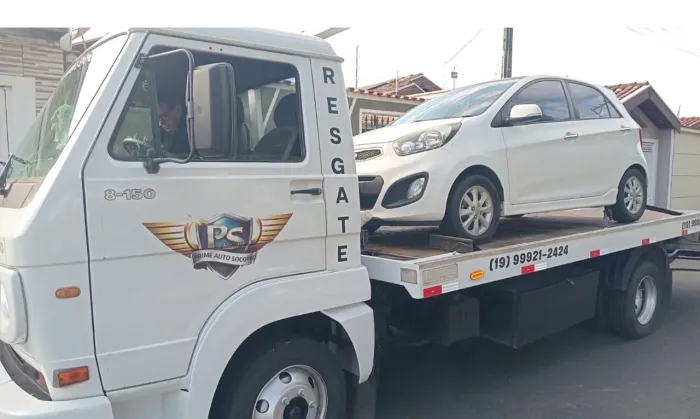 Caminhão guincho Delivery 8.150 ano 2010 plataforma asa delta