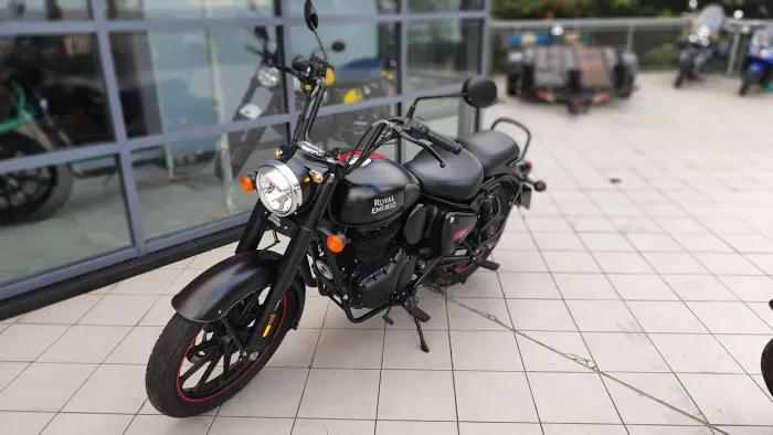 Royal Enfield Classic 350 Dark - 2025#