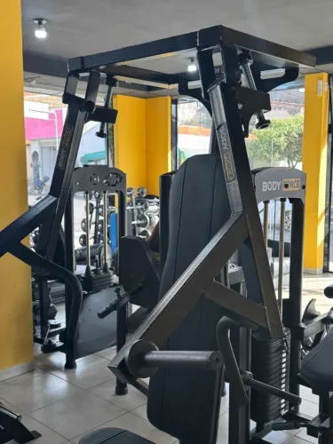 SUPINO VERTICAL | BODY FORCE