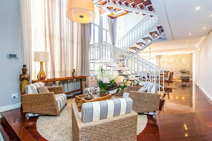 CASA COM 386M² NO BOA VISTA - PORTEIRA FECHADA - 4 QUARTOS, 2 SUÍTES, 2 DEMIS, CHURRASQUEI