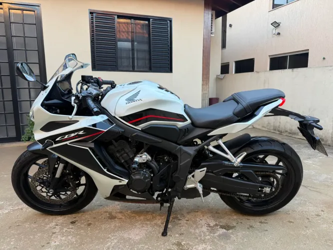 CBR 650R 2023/2024 - R$ 55.000,00