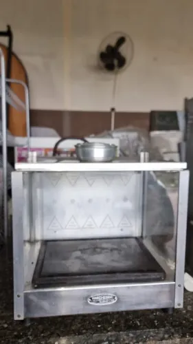 Estufa elétrica com chapa bifeira grossa em alumínio e inox 0,46x0,36x0,44 cm 127 volts