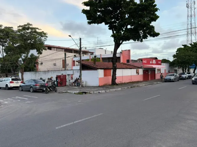 Imóvel para venda possui 480 metros quadrados com 6 quartos