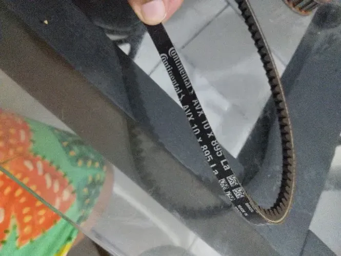 correia dentada ou correia de acessórios.