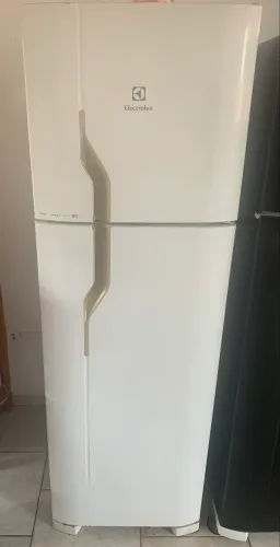 Geladeira Electrolux Frost Free 2 portas