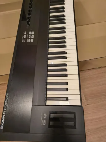 Teclado Controlador Native Instruments Komplete Kontrol S88