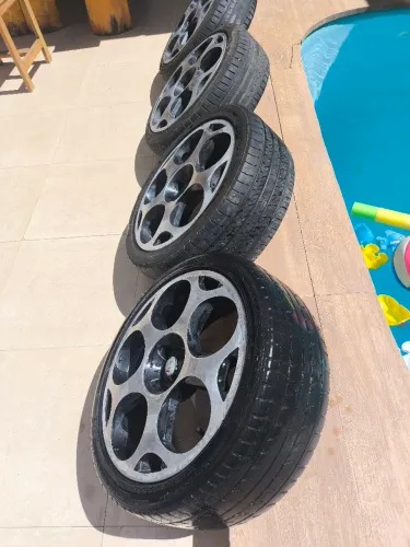 Vendo rodas esportivas aro 17 completo pneus em bom estado de uso