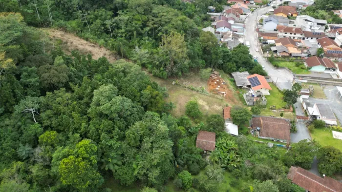 Terreno com 5.959,55 m² em meio à natureza Rua Fritz Bruch Itoupavazinha Blumenau/SC