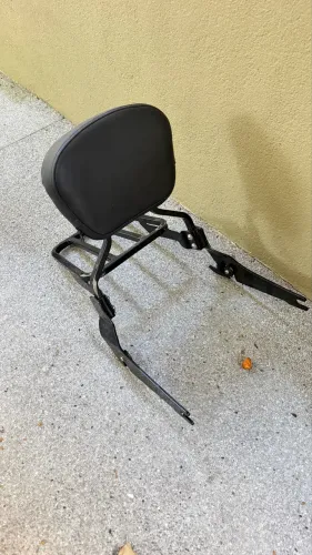 Sissibar em aço preto fosco praticamente novo