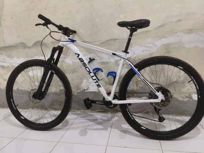 VENDO COM URGÊNCIA!!! Bicicleta MTB absolute nero aro 29 quadro 19 