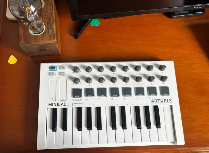 Teclado Midi Arturia Minilab MK2