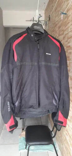 JAQUETA UNISEX EVOLUTION TOUR PRETO/VERM