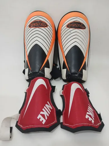 Lote Par de Ajoelheiras de Goleiro da Marca Reusch