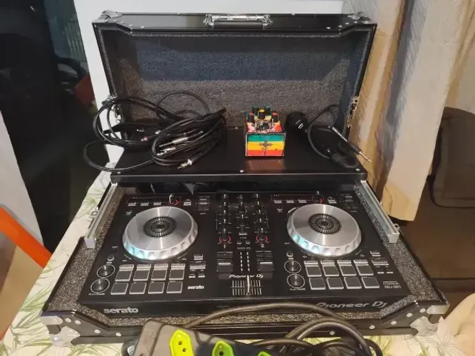 Controladora Pioneer DDJ-SB3 + Hard Case